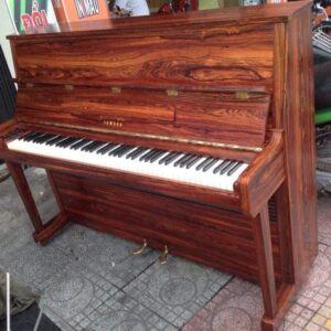 Piano yamah 501