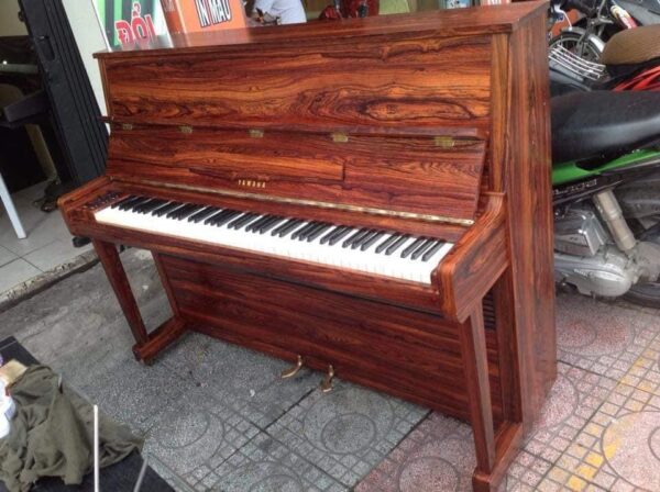 Piano yamah 501